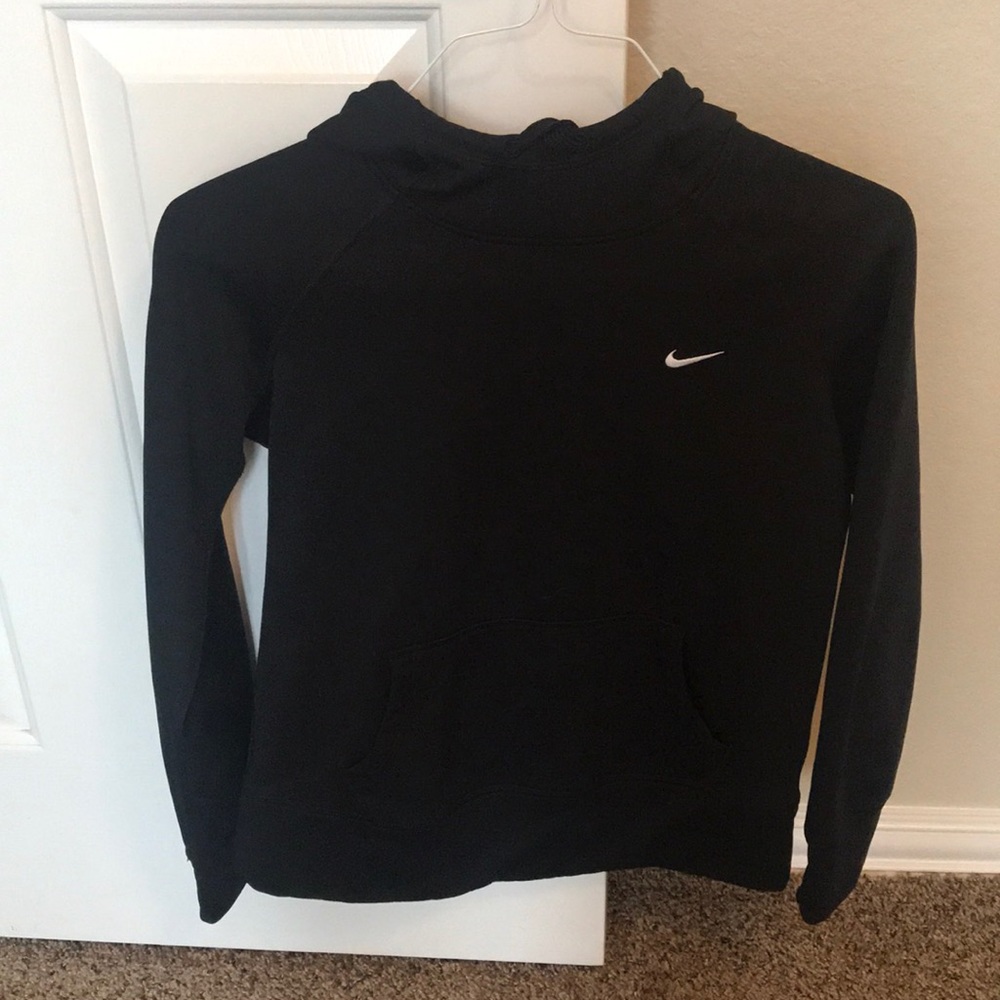 Nike Women’s Black Therma-Fit Hoodie Medium